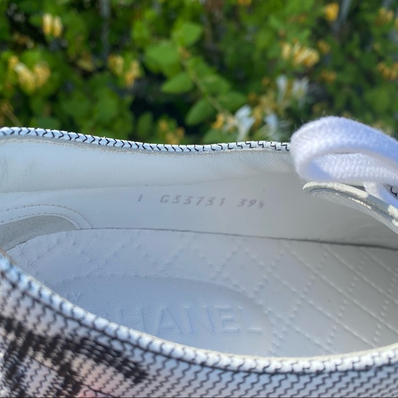 CHANEL Monogram Leather Low Top Sneakers - Picture 4 of 10